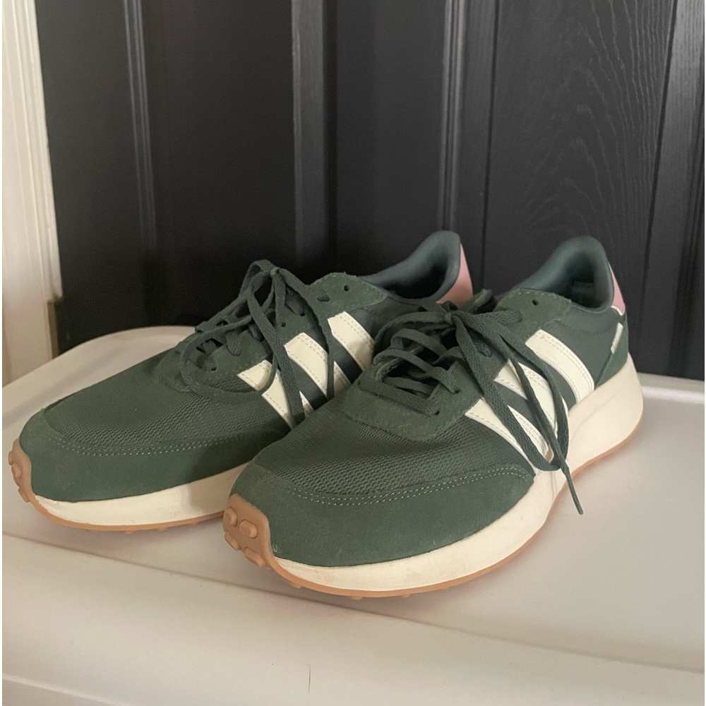 Adidas RUN 70s women’s 10 green